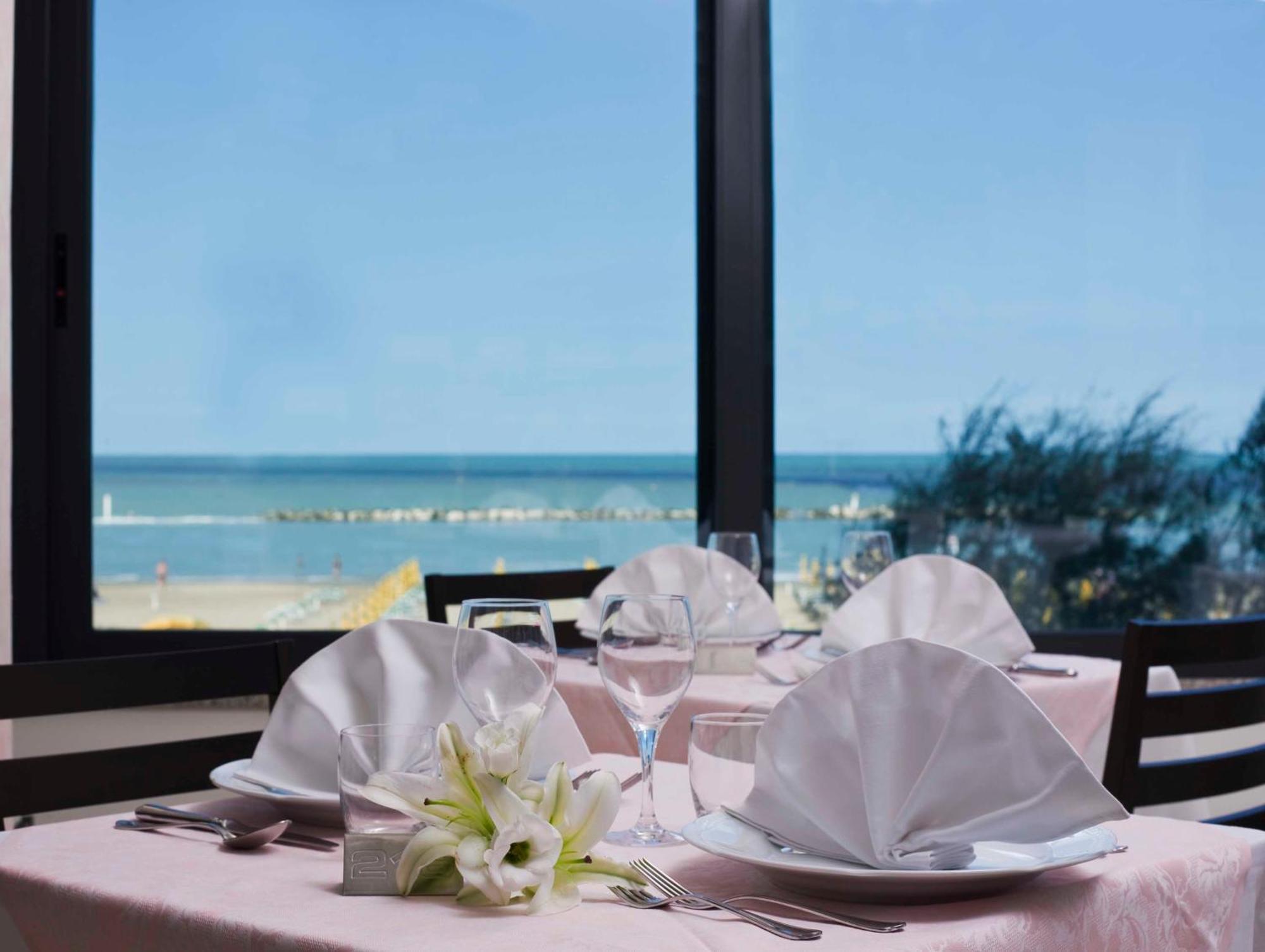 Hotel Napoleon Gabicce Mare Exterior foto